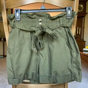 Forever 21 High-Waisted Tie Belt Shorts Green Medium